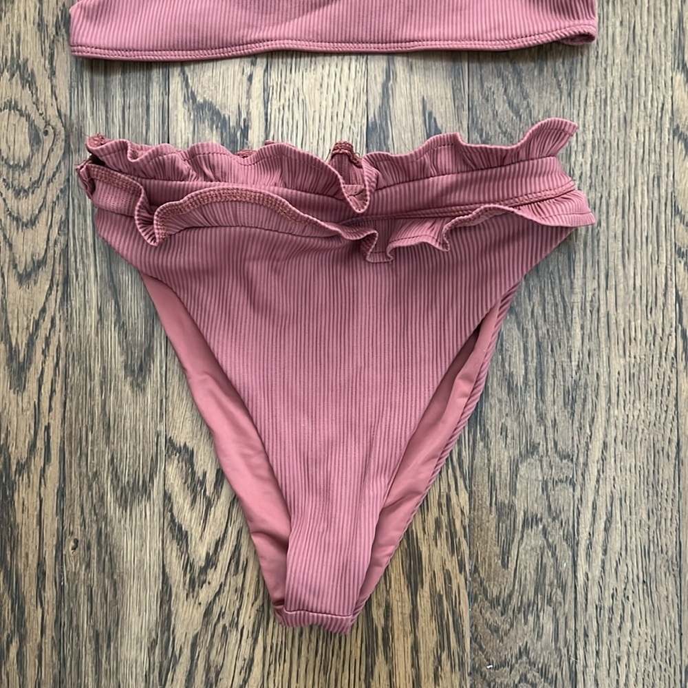 Beach Riot Bikini - Picture 3 of 9